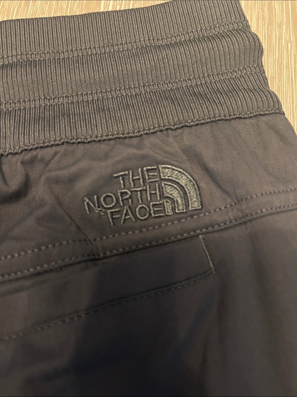 The North Face Black Women's Jogger Waistband crop Pants - Picture 5 of 6